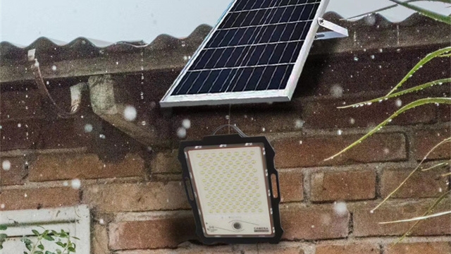 Shining a Spotlight on Solar Flood Lights: Illuminating Your Outdoor Space with Renewable Energy